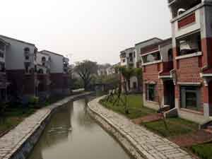 Apartements on the canal
